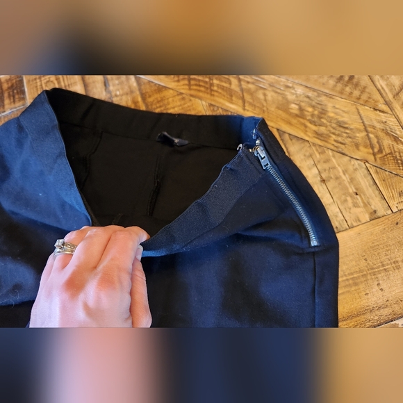 J. Crew Gigi Pant with Side-zip Closure in Ponte Black Size 6 - Picture 5 of 9